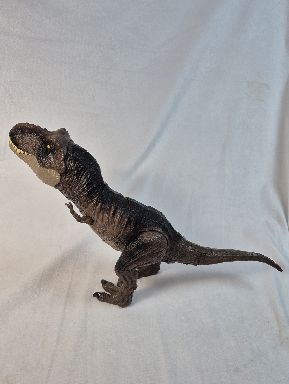 Mattel Jurassic World Tyrannosaurus Rex Thrash N Devour Figure- Makes Sounds